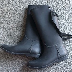Black target rain boots with black ties